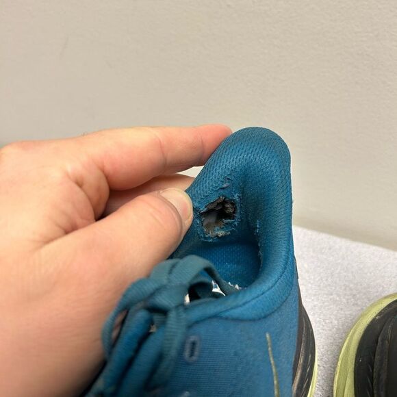 Hoka one one profly Mach 4 size 8.5 - Picture 4 of 8